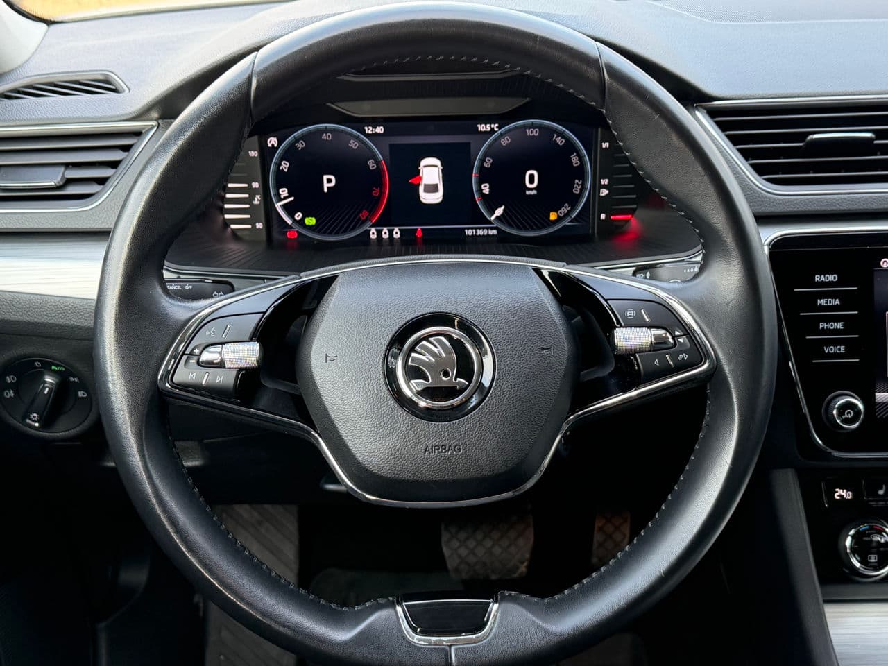 Skoda Superb 2022 — Миниатюра 10