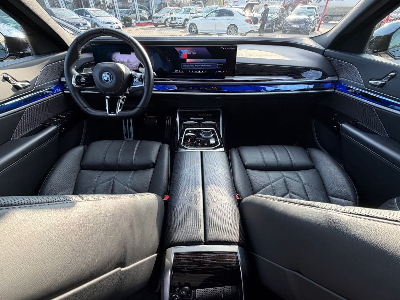 BMW 750e XDrive 2024 — Миниатюра 9
