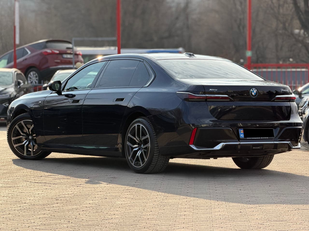 BMW 750e XDrive 2024 — Миниатюра 2