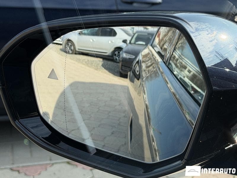 BMW 750e XDrive 2024 — Миниатюра 5