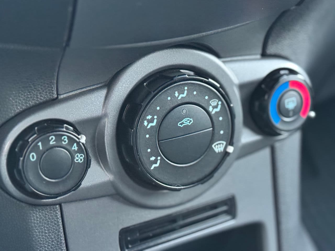 Ford Fiesta 2016 — Миниатюра 14