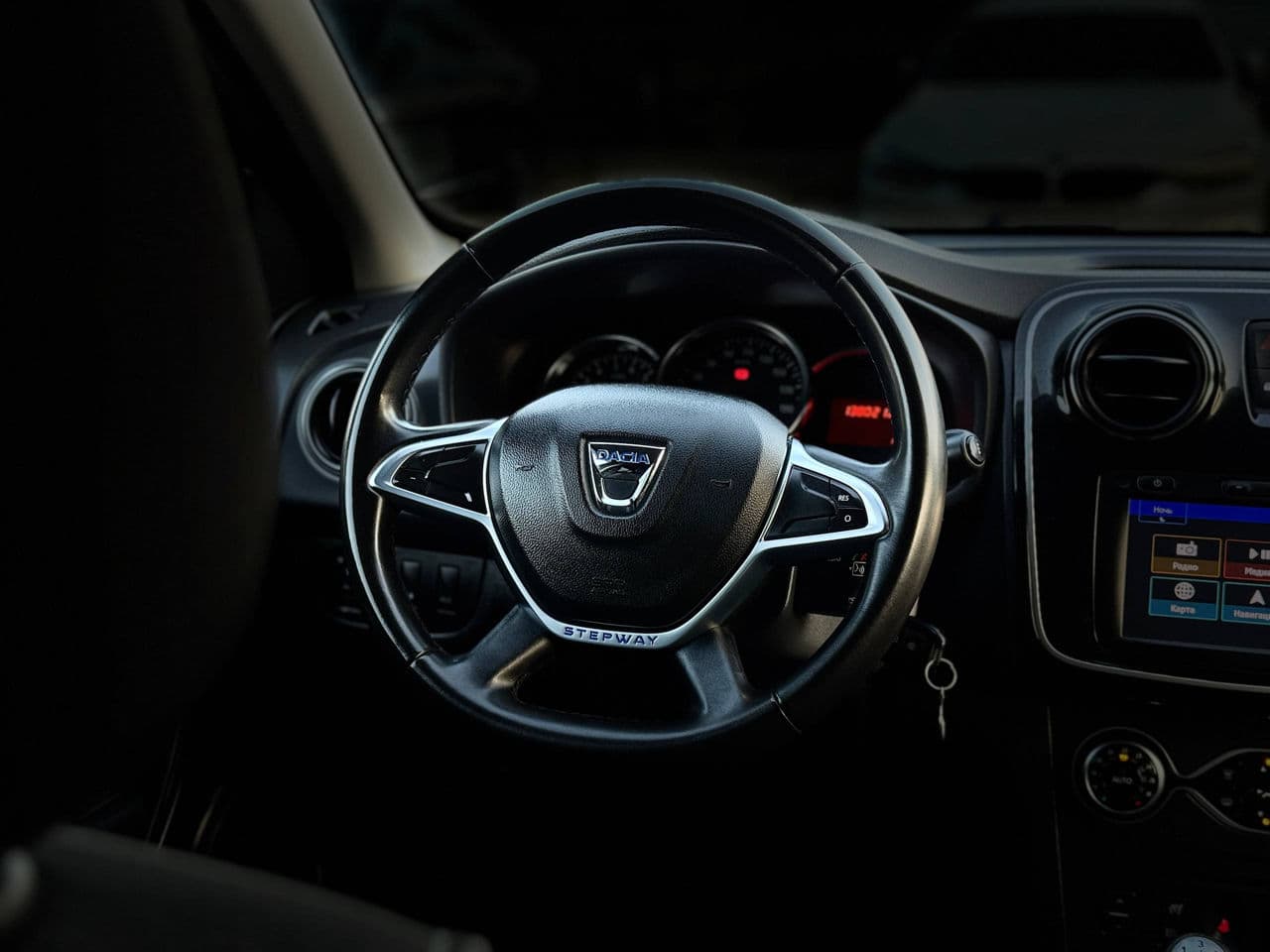 Dacia Sandero Stepway 2018 — Миниатюра 7