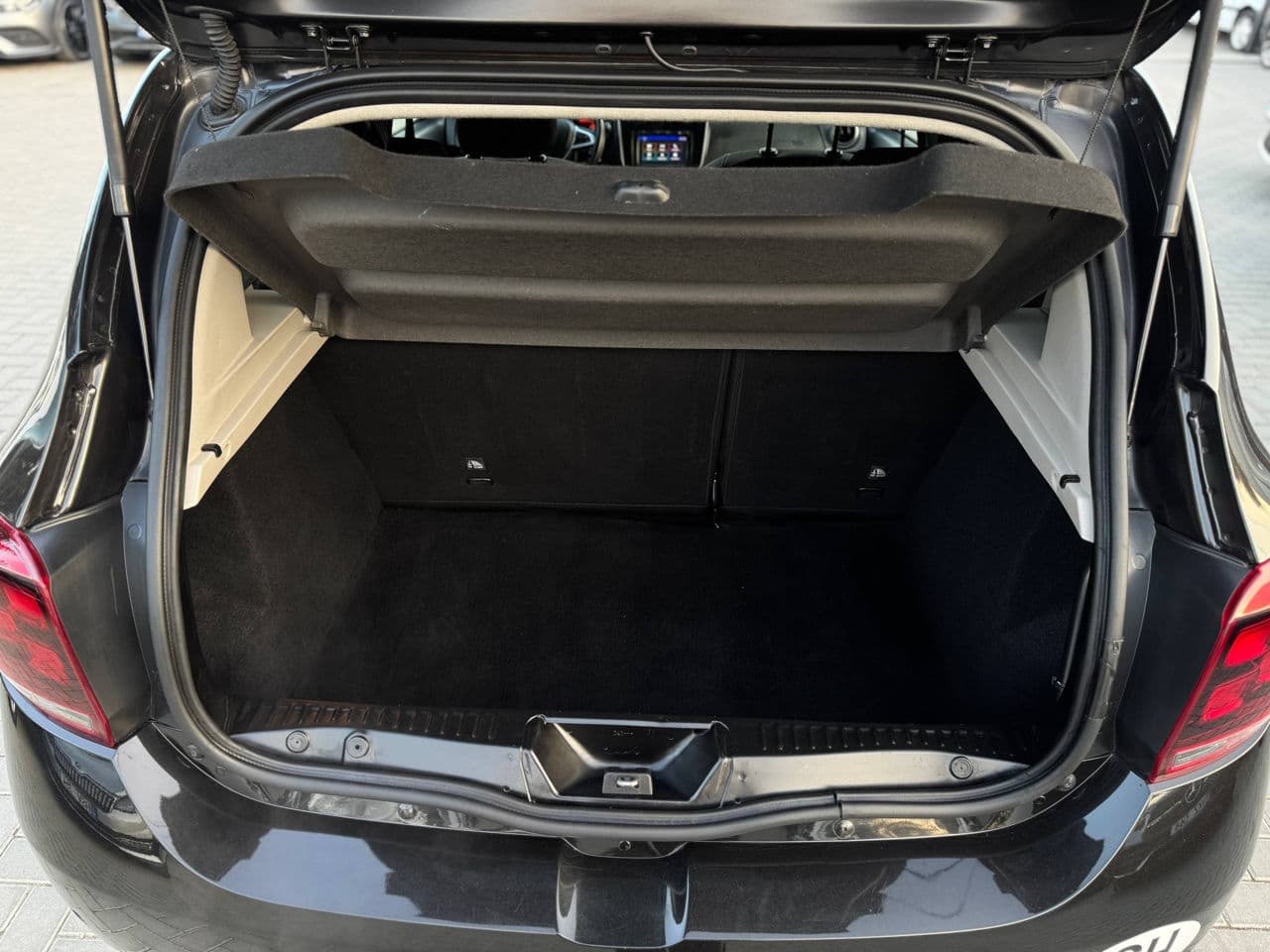 Dacia Sandero Stepway 2018 — Миниатюра 18