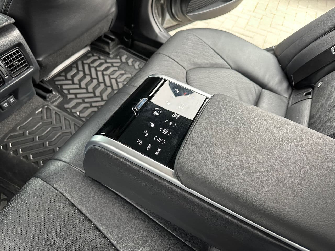 Toyota Camry 2021 — Миниатюра 17