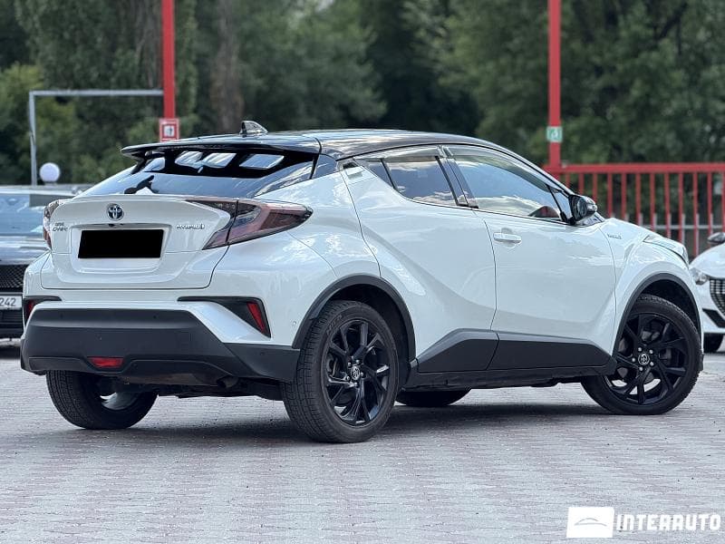 Toyota C-HR 2018 — Миниатюра 2