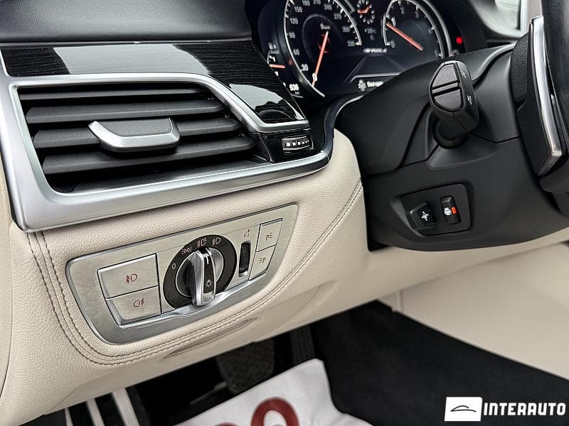 2016 BMW 730 — Miniatură 26