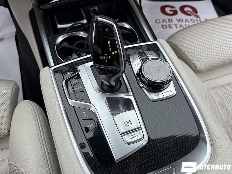2016 BMW 730 — Miniatură 15