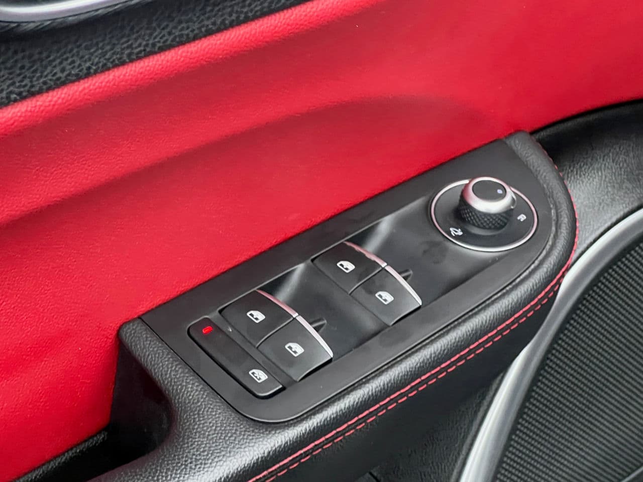 Alfa Romeo Giulia 2019 — Миниатюра 15
