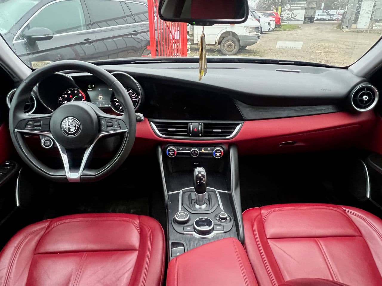 Alfa Romeo Giulia 2019 — Миниатюра 9