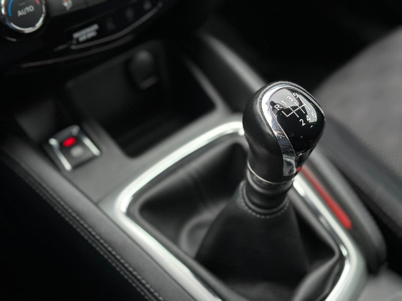 Nissan Qashqai 2015 — Миниатюра 13