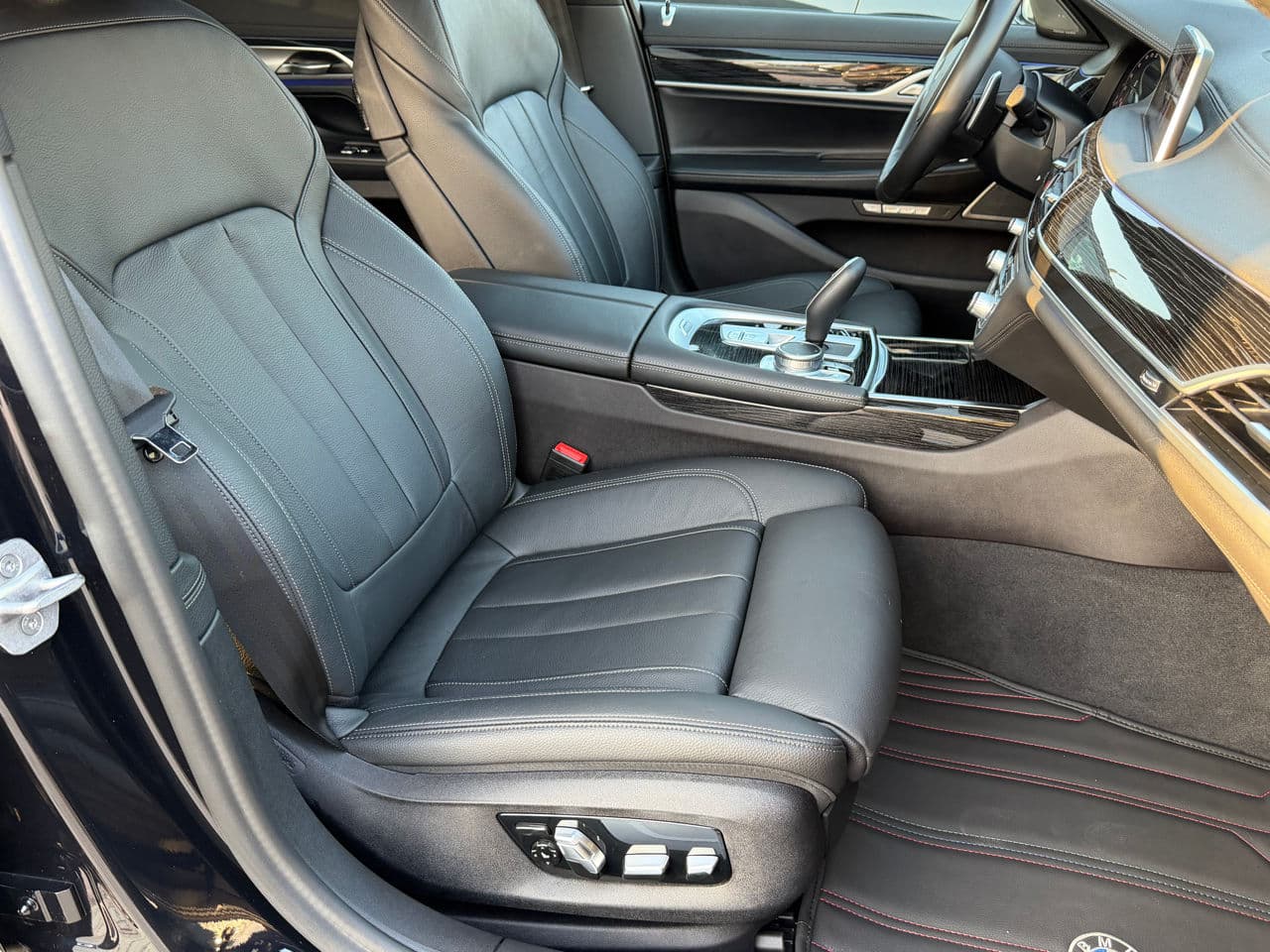 BMW 740 2021 — Миниатюра 18