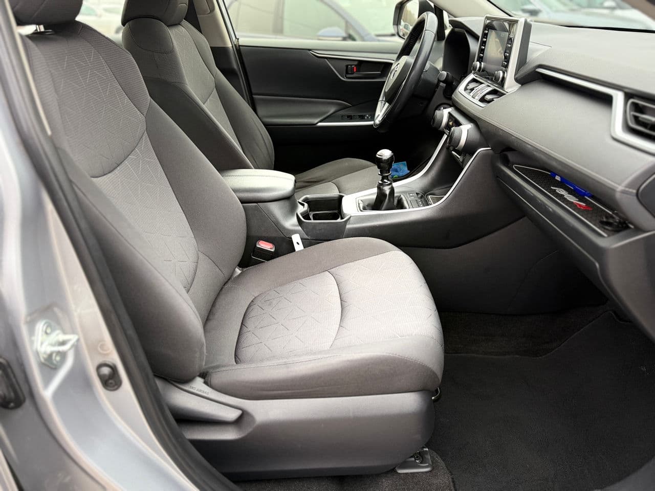 Toyota Rav-4 2019 — Миниатюра 14