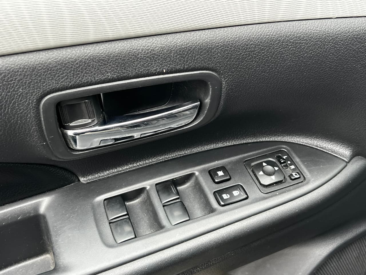 2014 Mitsubishi Outlander — Miniatură 13