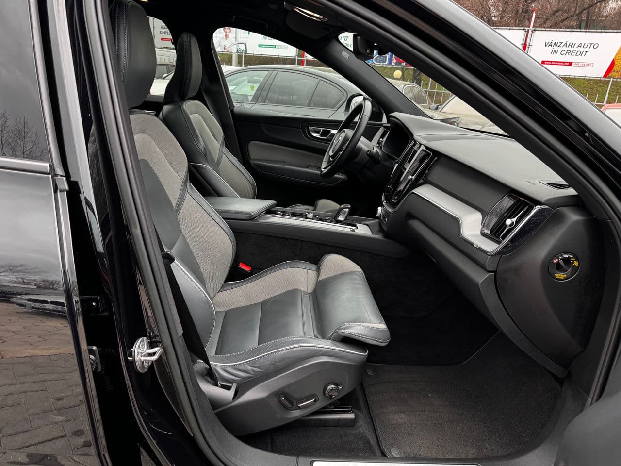 Volvo XC 60 2022 — Миниатюра 5