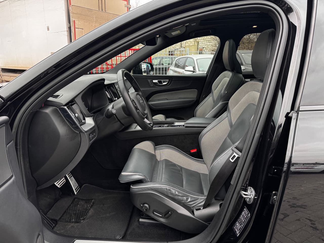 Volvo XC 60 2022 — Миниатюра 6