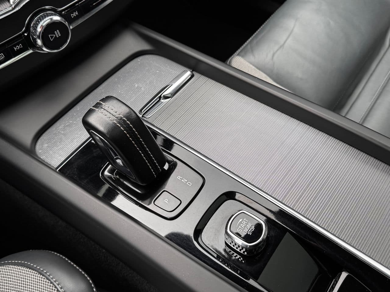 Volvo XC 60 2022 — Миниатюра 11