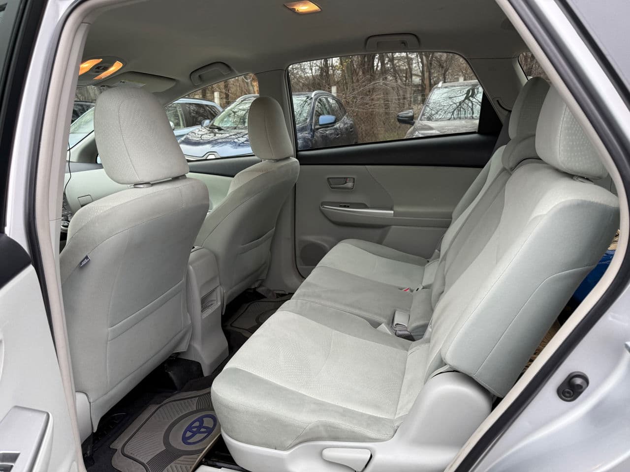 Toyota Prius Plus / V 2012 — Миниатюра 15