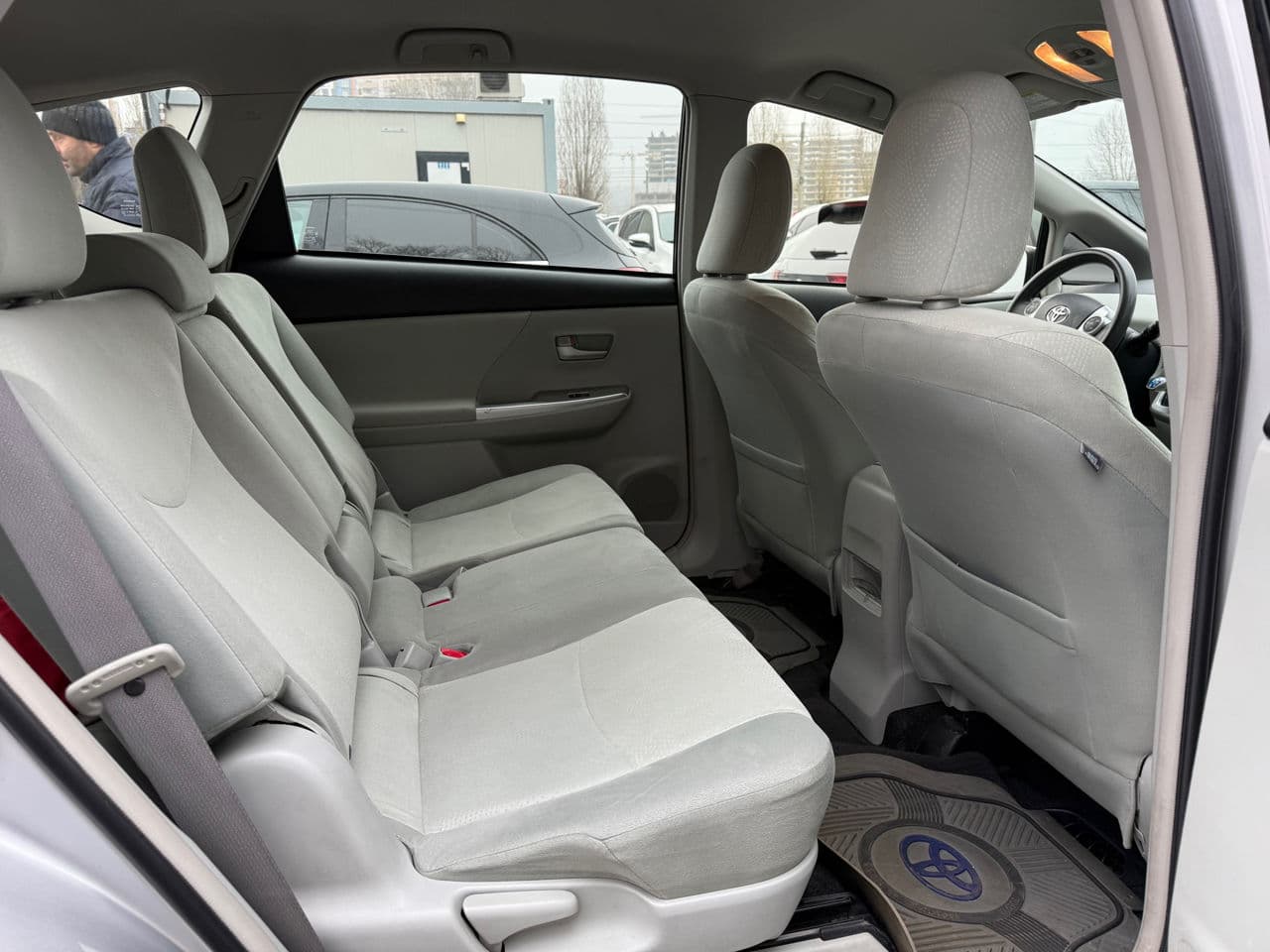 Toyota Prius Plus / V 2012 — Миниатюра 14