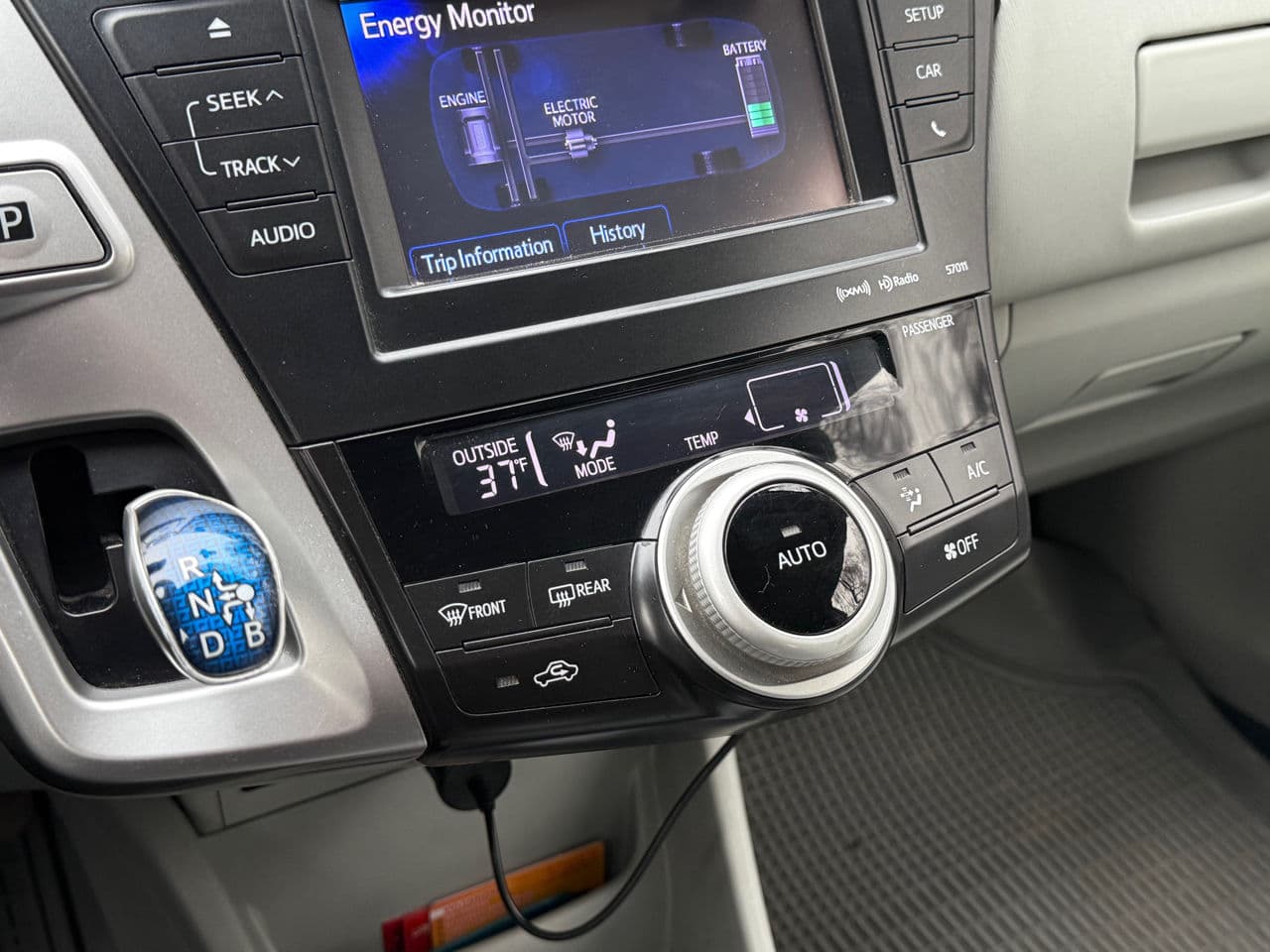 Toyota Prius Plus / V 2012 — Миниатюра 12