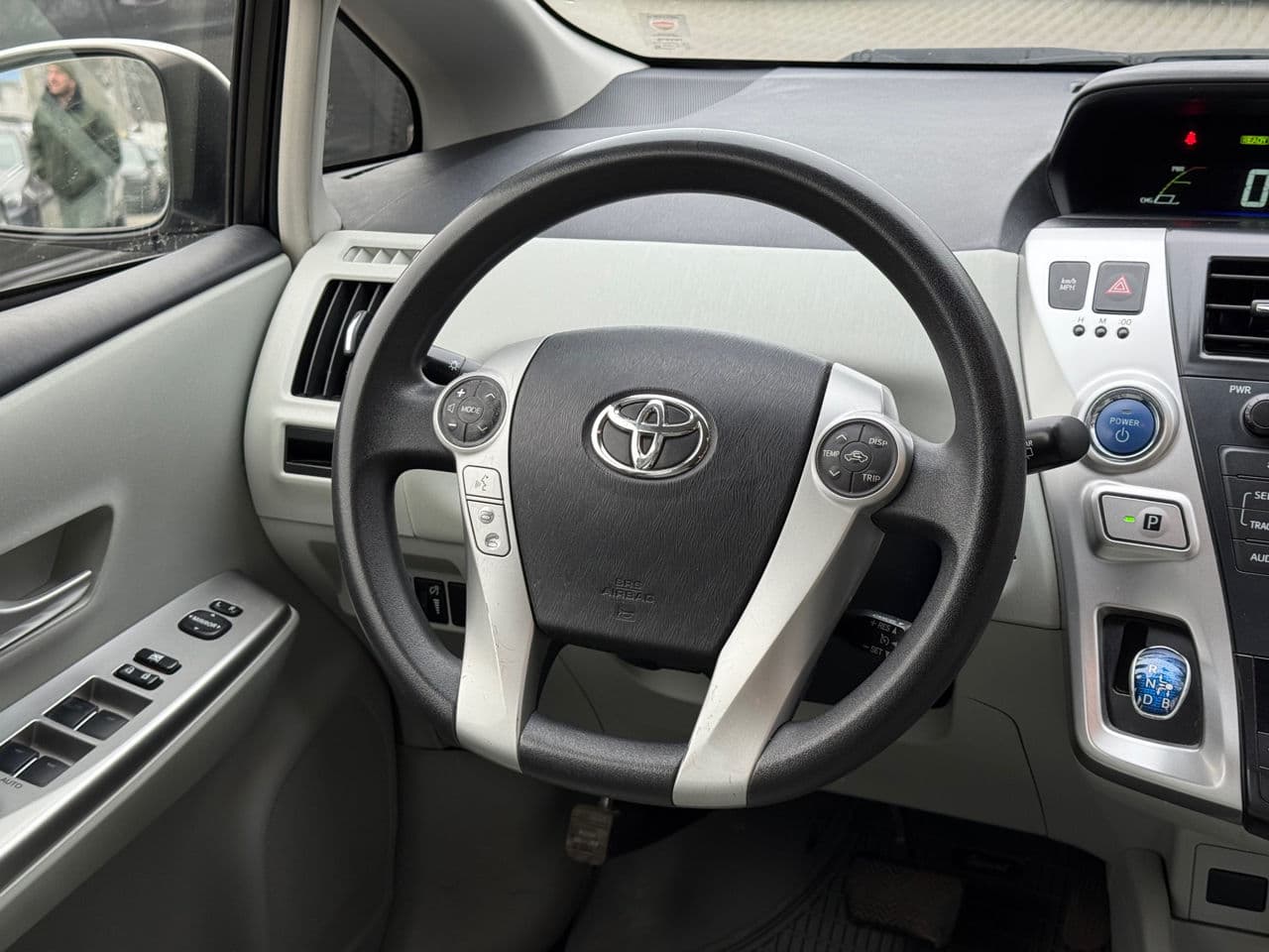 Toyota Prius Plus / V 2012 — Миниатюра 9