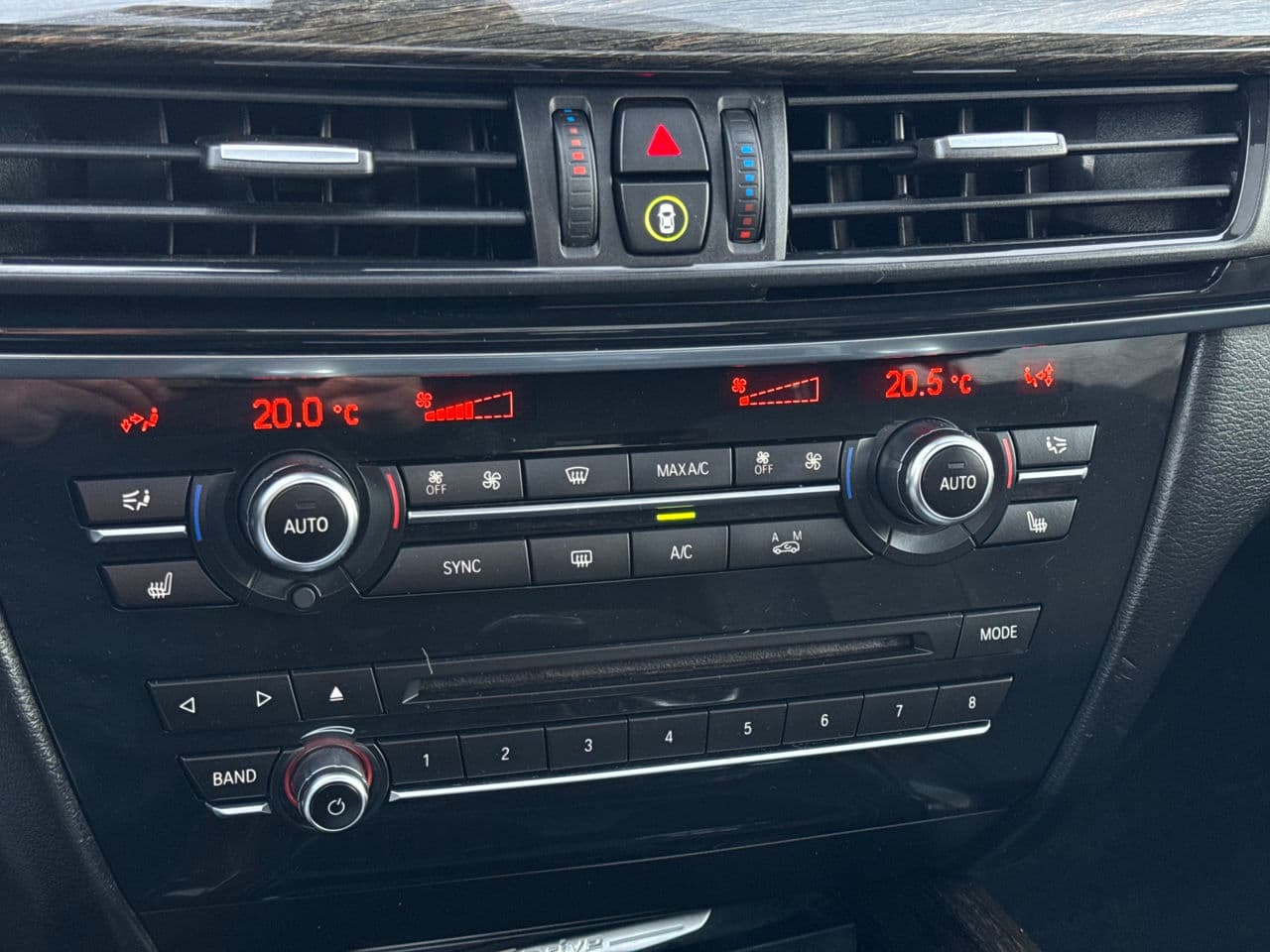 BMW X5 4.0e 2016 — Миниатюра 11