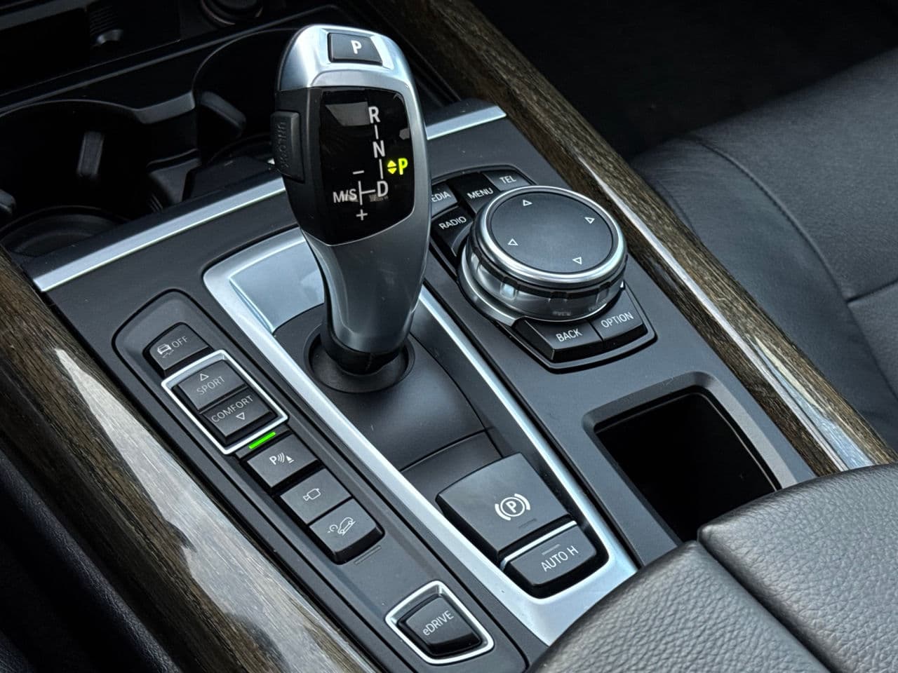 BMW X5 4.0e 2016 — Миниатюра 12