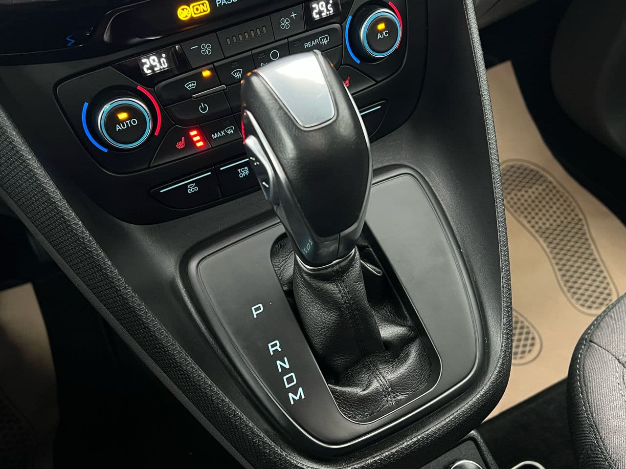 Ford Tourneo Connect 2019 — Миниатюра 15