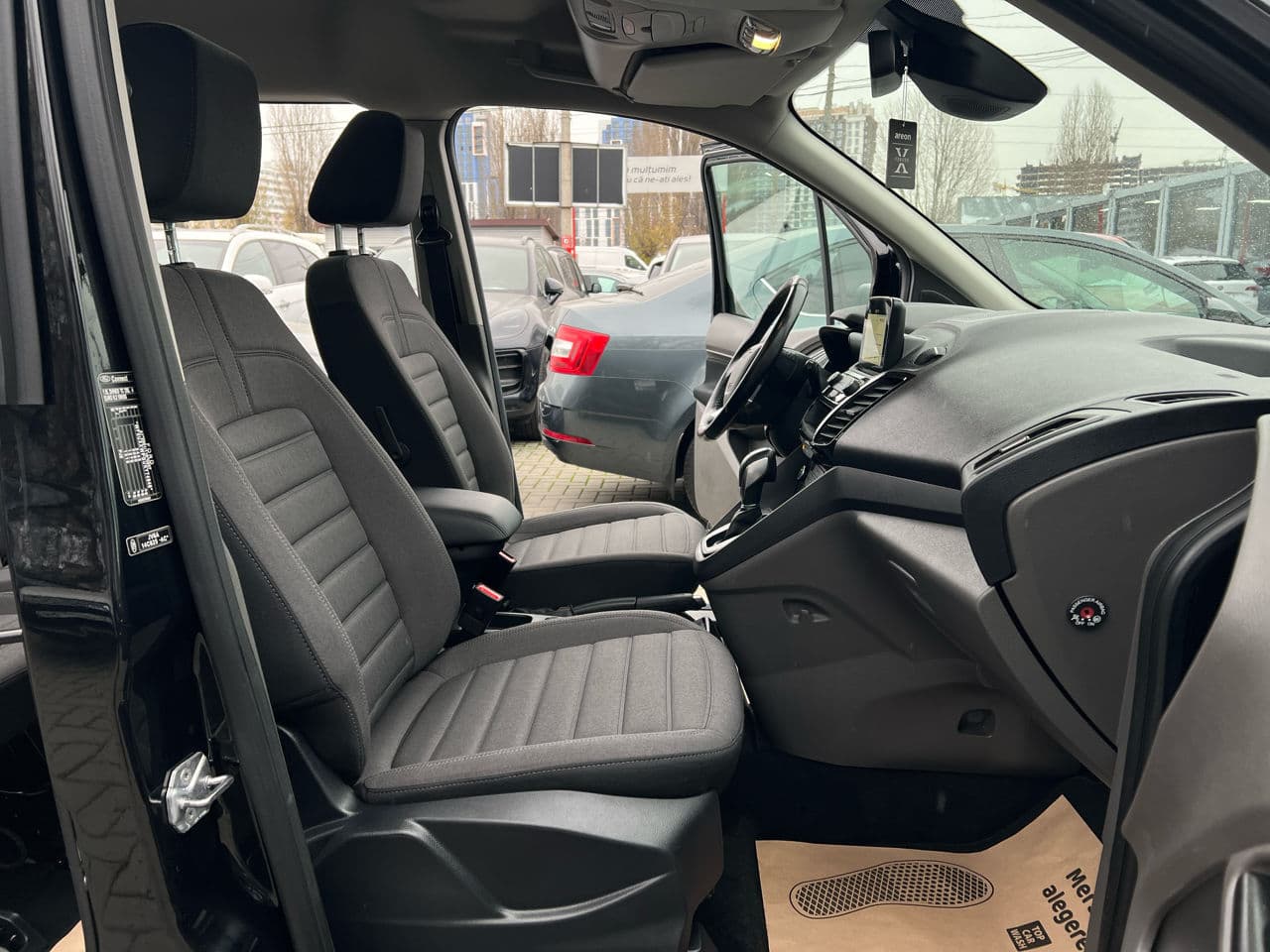 Ford Tourneo Connect 2019 — Миниатюра 16