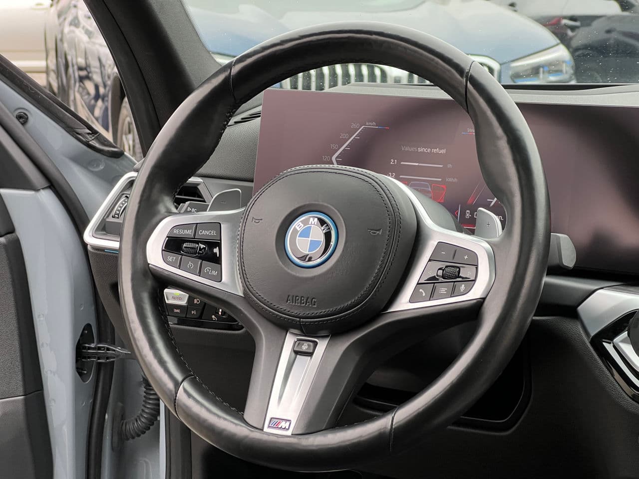 BMW 330E 2023 — Миниатюра 7