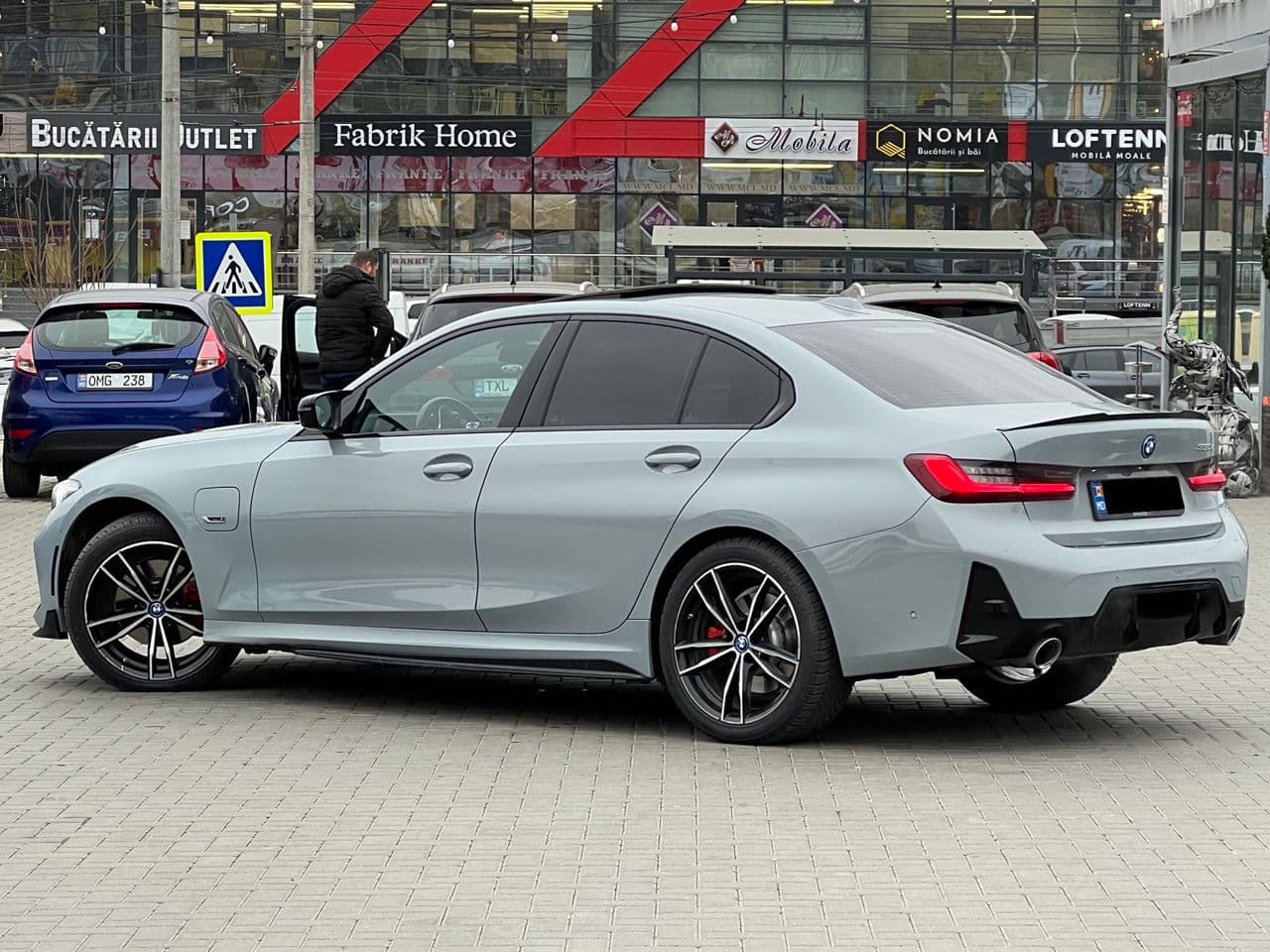 BMW 330E 2023 — Миниатюра 4