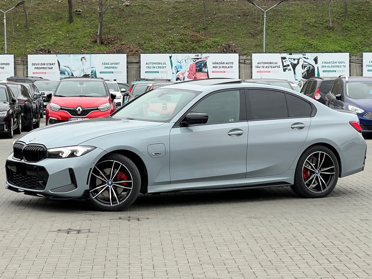 BMW 330E 2023 — Миниатюра 2