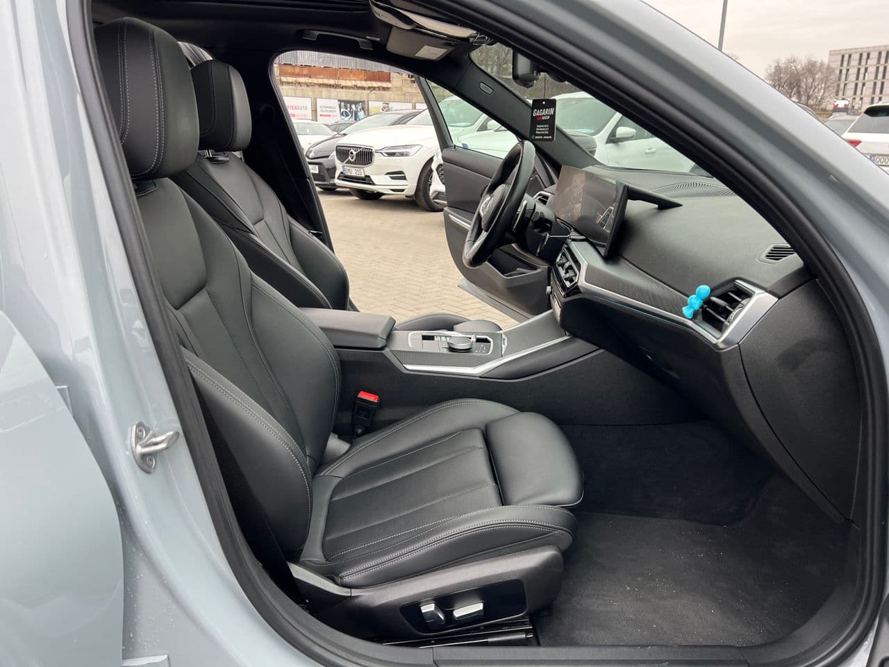 BMW 330E 2023 — Миниатюра 18