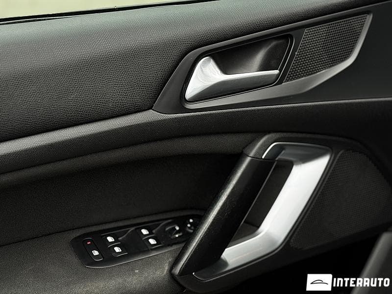 Peugeot 308 2016 — Миниатюра 6