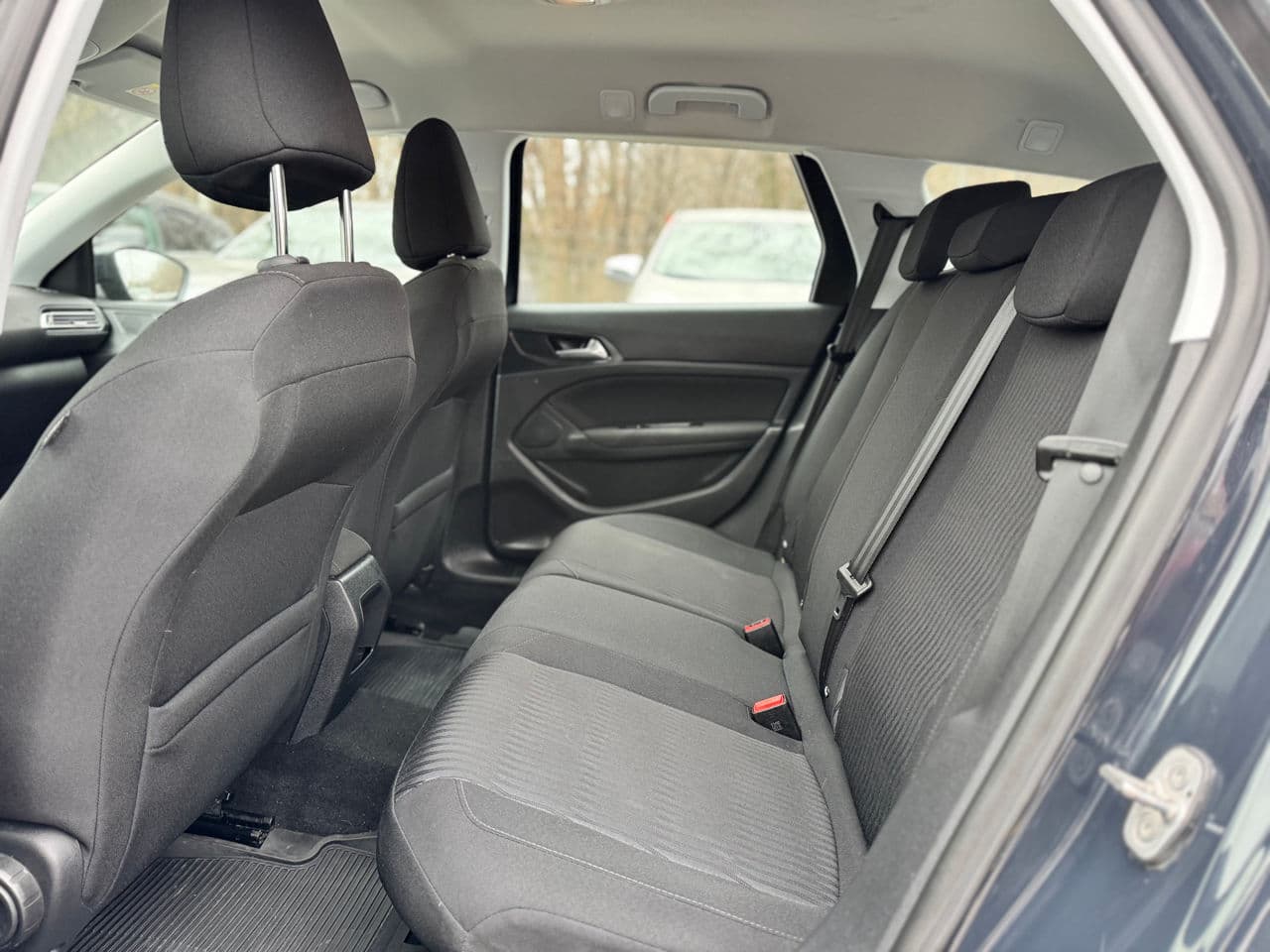 Peugeot 308 2016 — Миниатюра 16