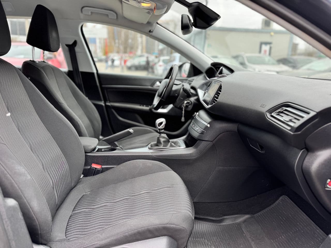 Peugeot 308 2016 — Миниатюра 18