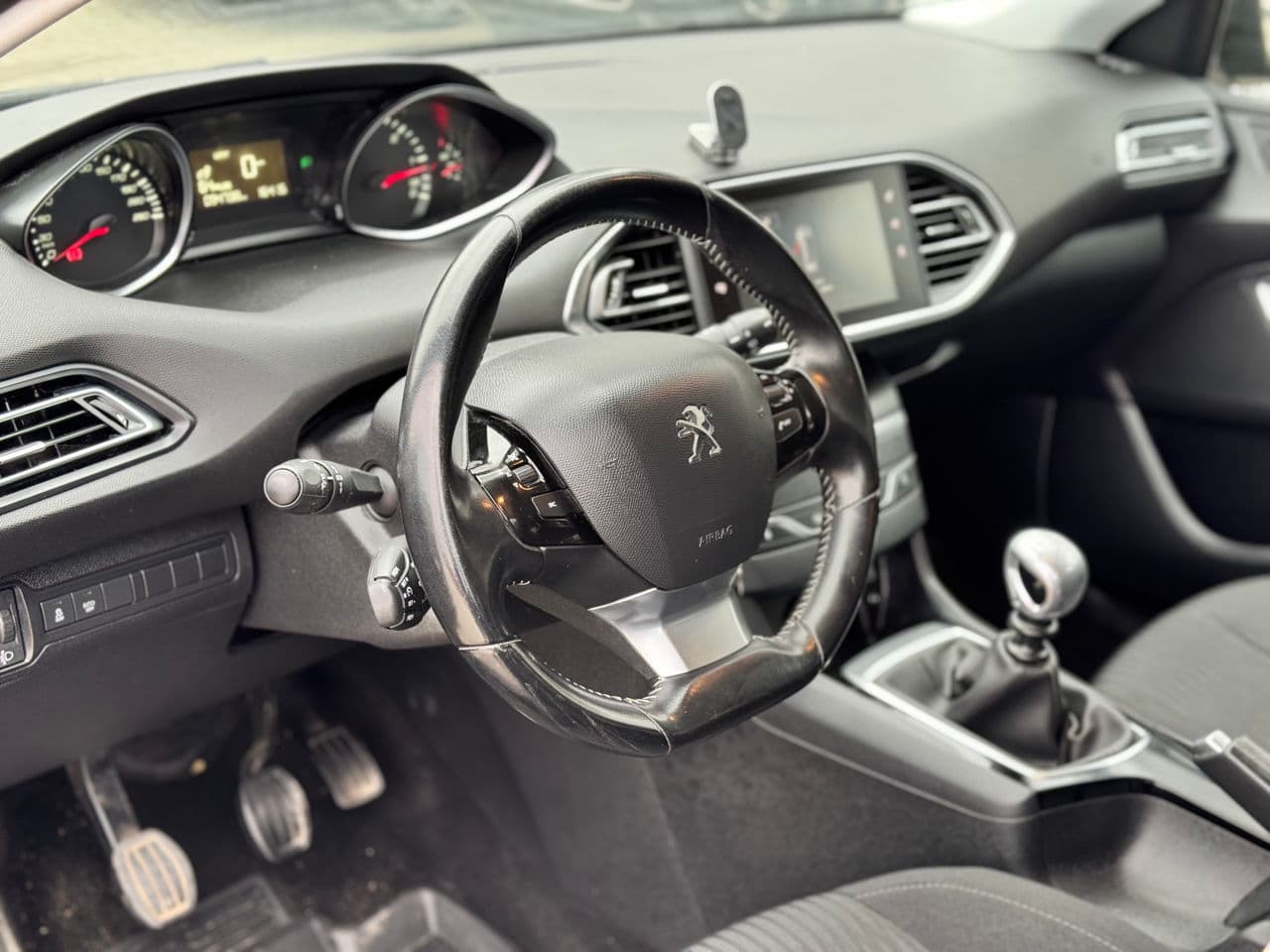 Peugeot 308 2016 — Миниатюра 8