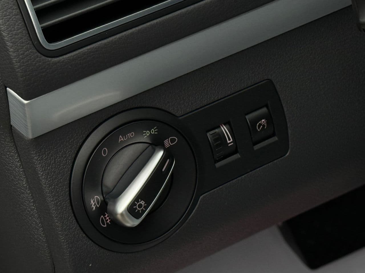 Volkswagen Touran 2015 — Миниатюра 8