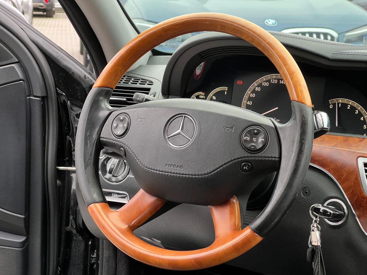 Mercedes S 320 2008 — Миниатюра 7