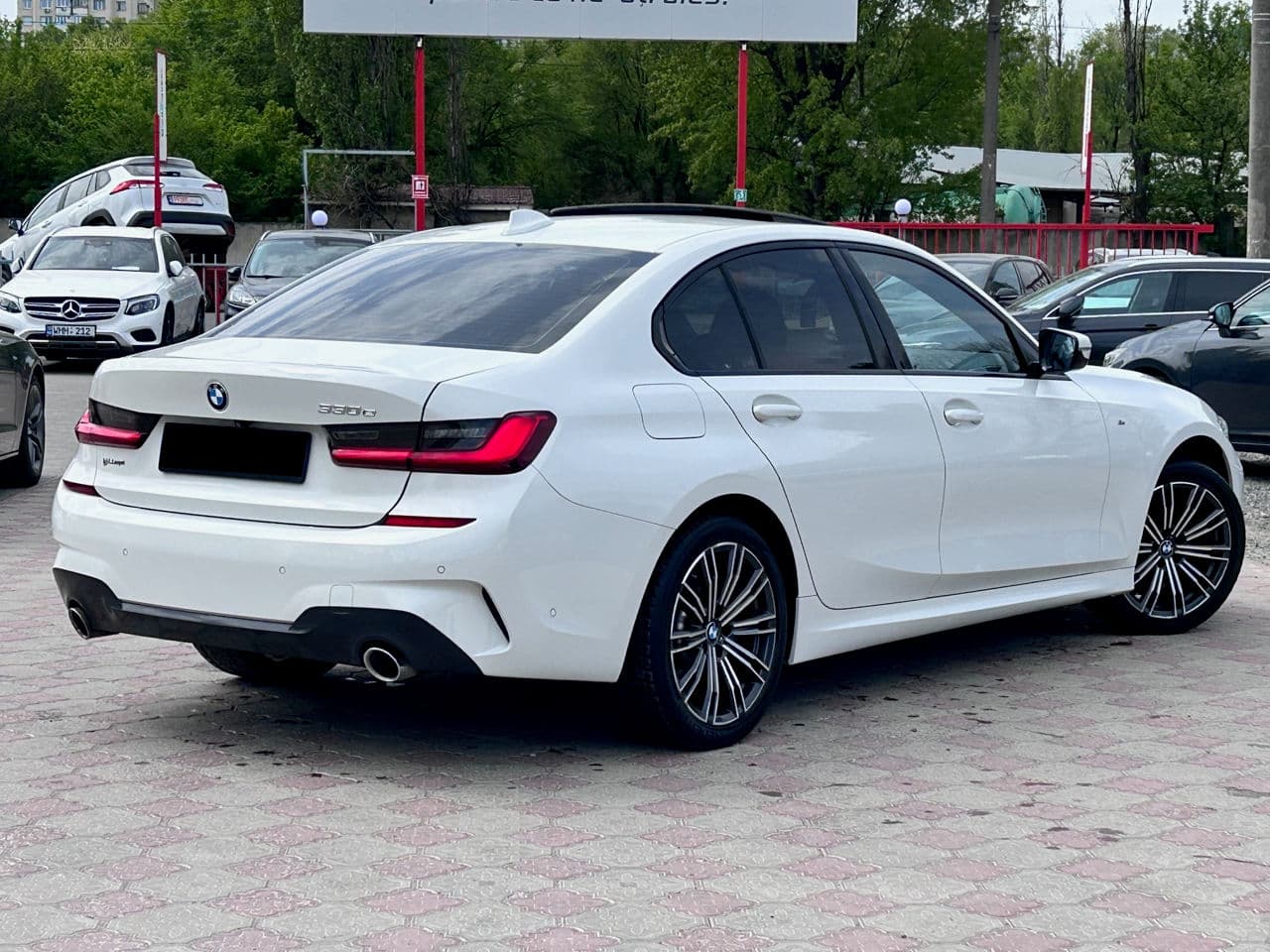 BMW 330E 2020 — Миниатюра 2