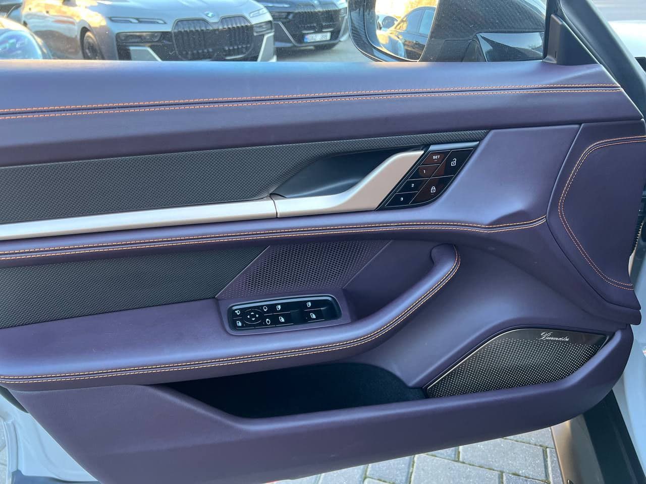 Porsche Taycan Turbo S 2021 — Миниатюра 10
