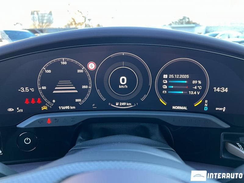 Porsche Taycan Turbo S 2021 — Миниатюра 12