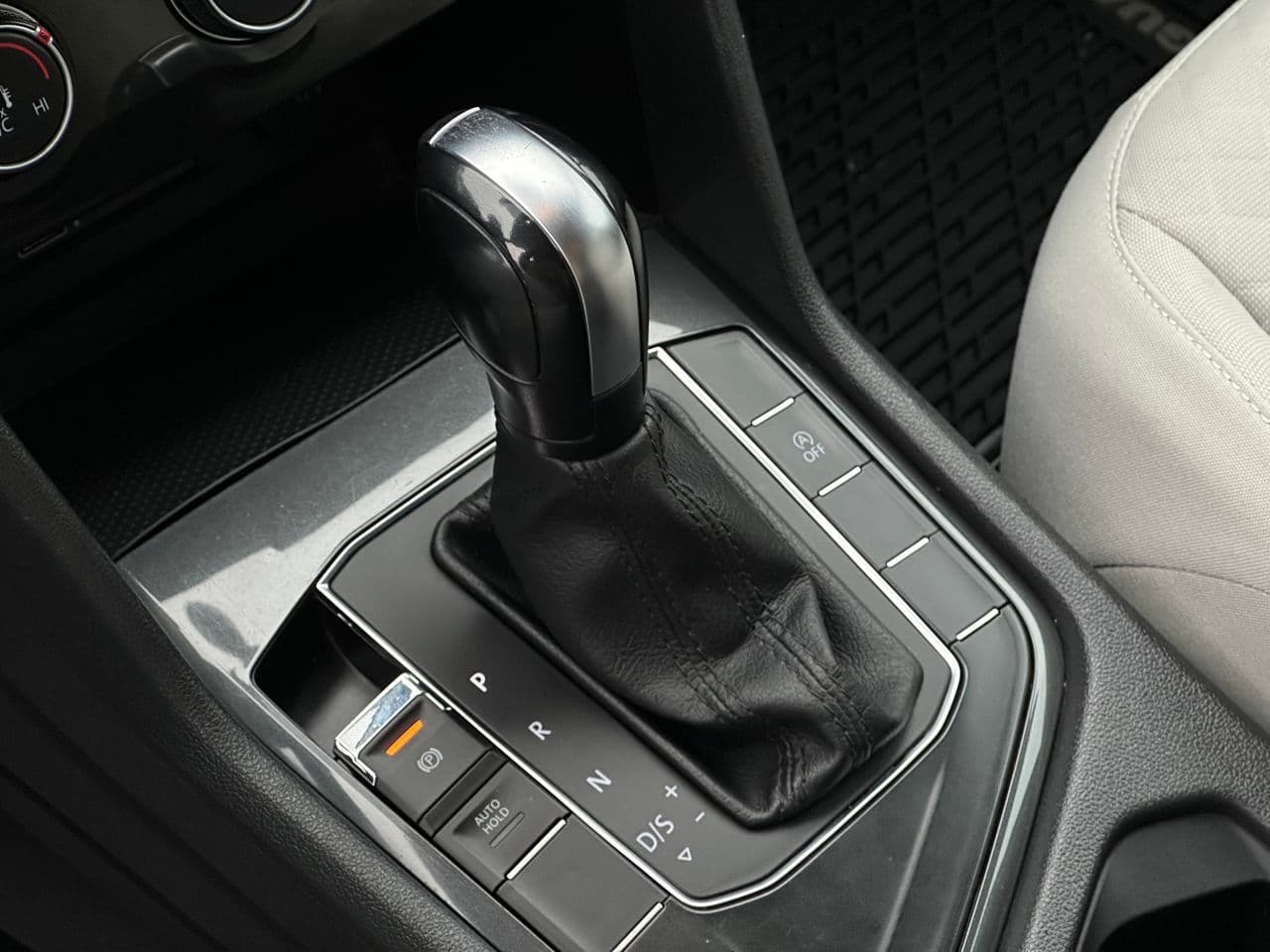 Volkswagen Tiguan 2017 — Миниатюра 12