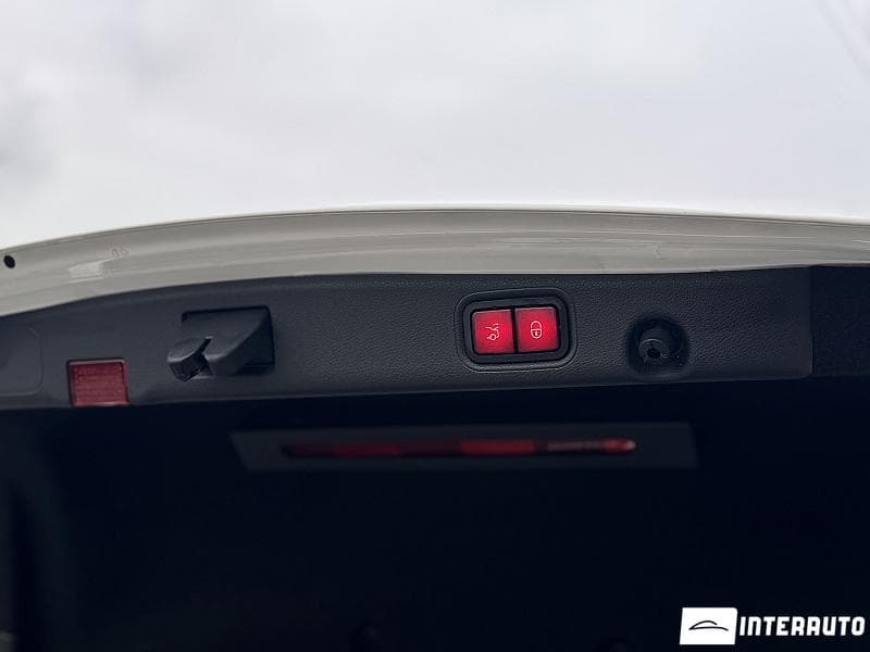 2021 Mercedes E 250 — Miniatură 6