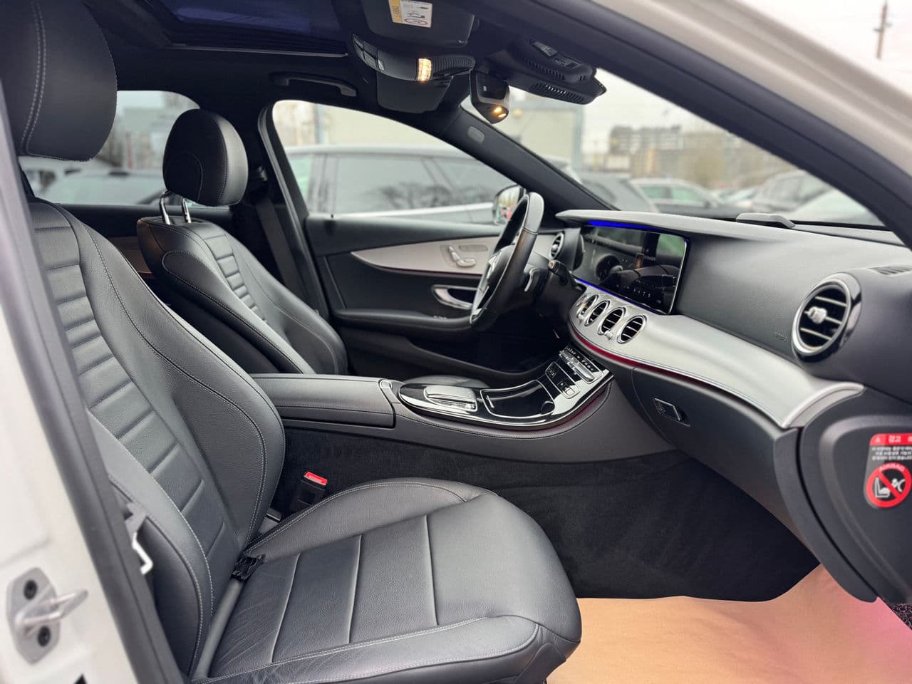 2021 Mercedes E 250 — Miniatură 17