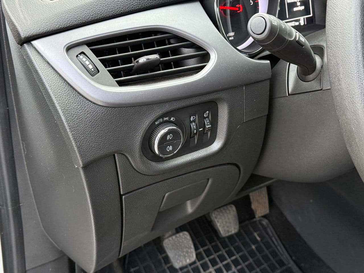 Opel Astra 2017 — Миниатюра 7