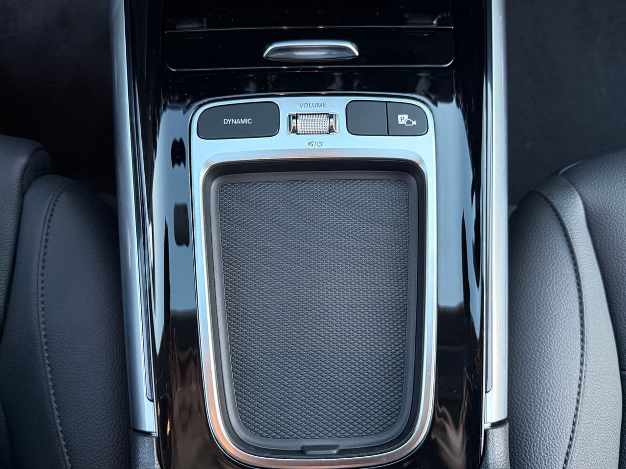 2025 Mercedes GLA 200 — Miniatură 12