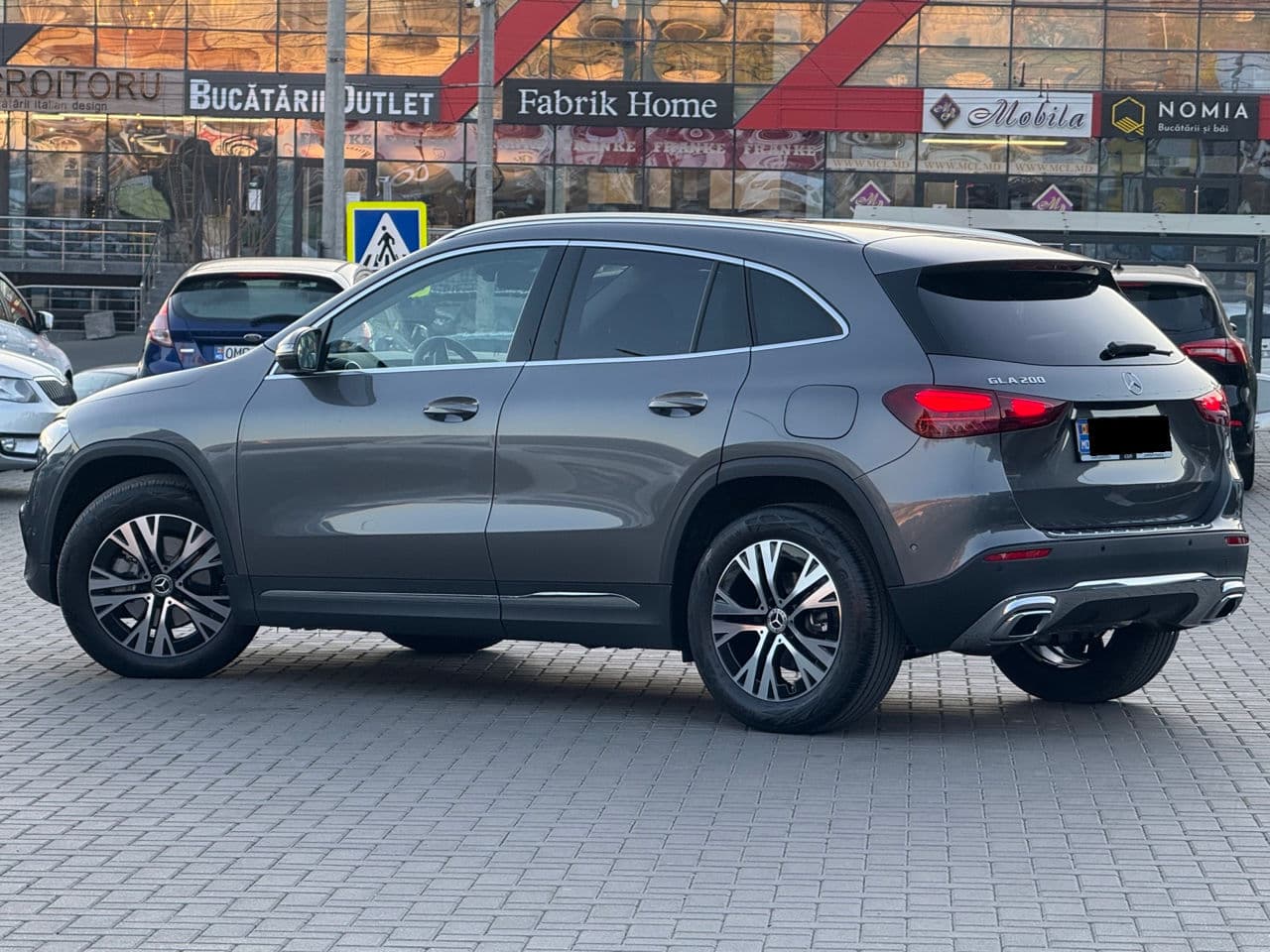 2025 Mercedes GLA 200 — Miniatură 4