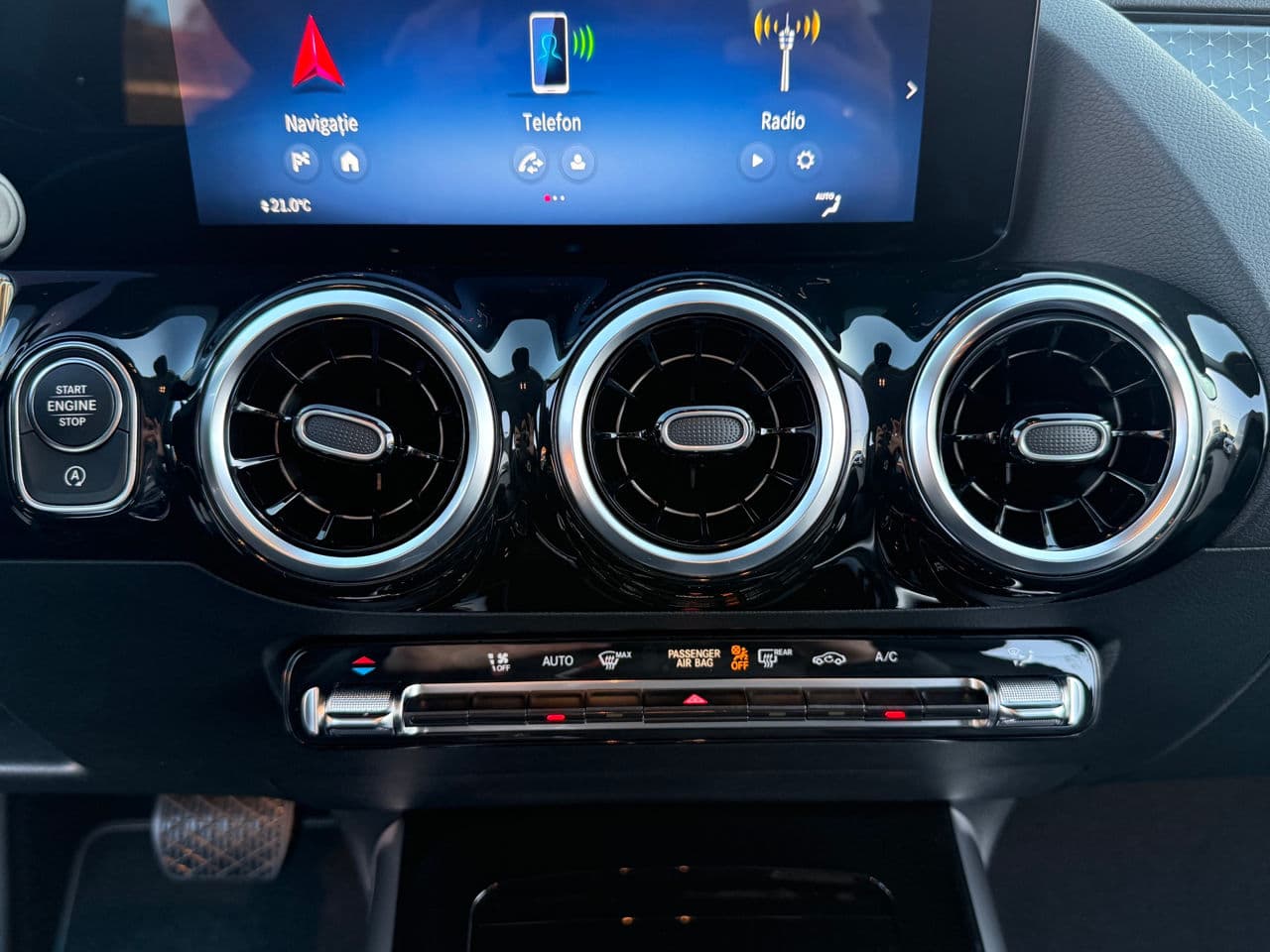 2025 Mercedes GLA 200 — Miniatură 11