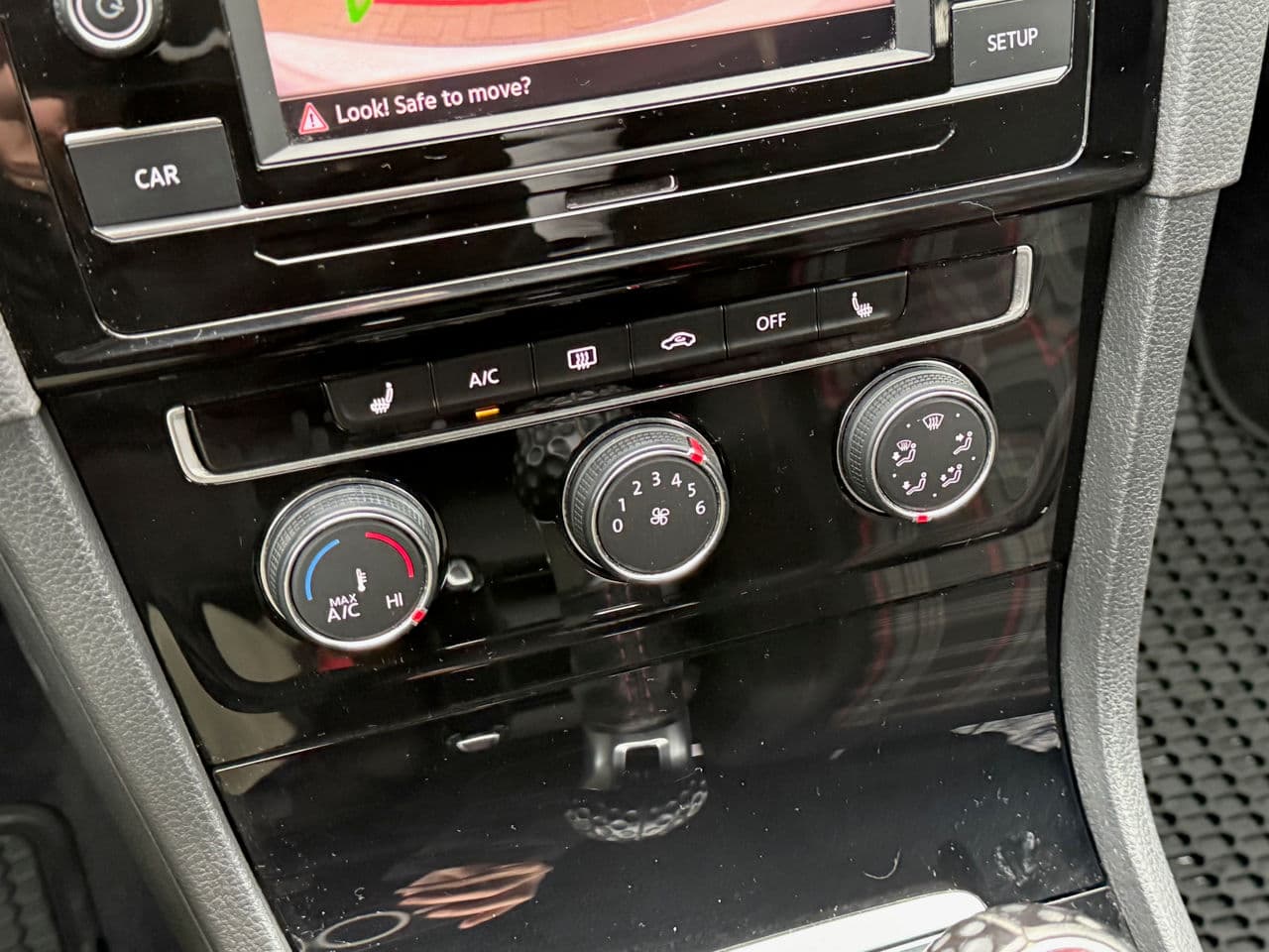 Volkswagen Golf GTI 2017 — Миниатюра 12