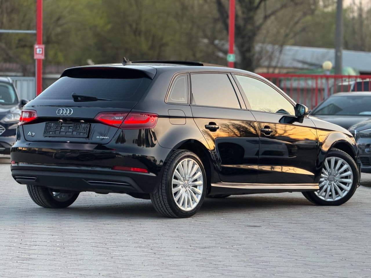 Audi A3 E-tron 2016 — Миниатюра 2